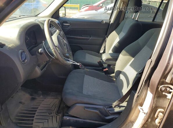 1C4NJRFB0GD626361 2016 JEEP PATRIOT Gray წინა სალონის ხედი