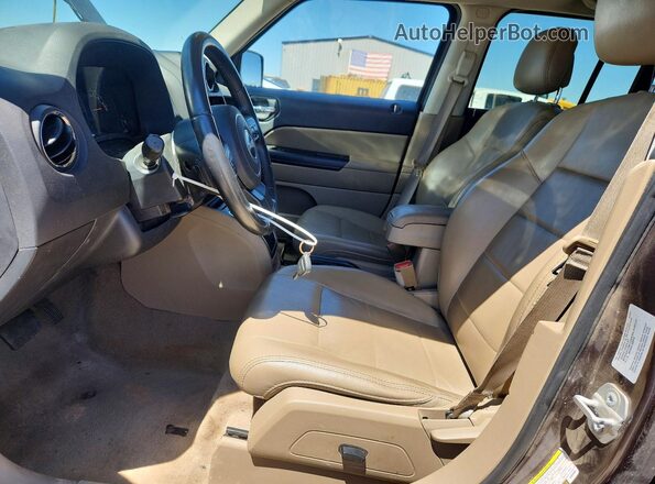 1C4NJRFB2GD500695 2016 JEEP PATRIOT Gray Вид салону спереду