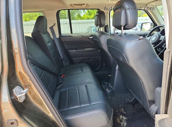 1C4NJRFB2GD572254 2016 JEEP PATRIOT Green Rear seats view