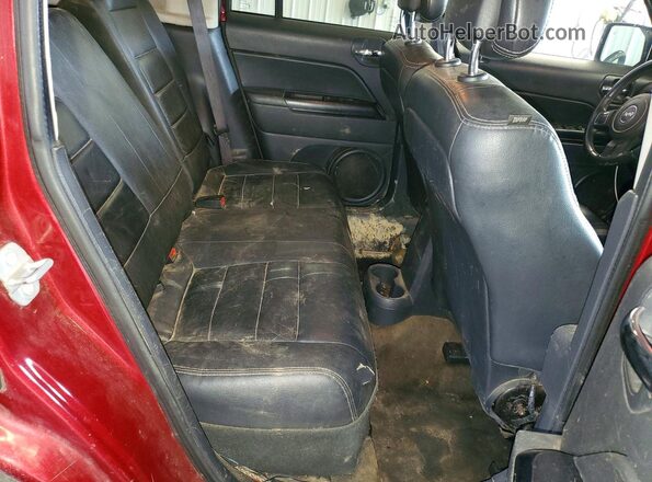 1C4NJRFB2GD697206 2016 JEEP PATRIOT Maroon Вид задньої частини салону