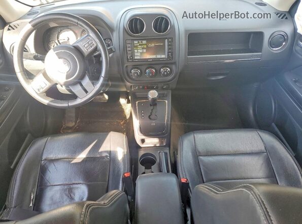 1C4NJRFB2HD152379 2017 JEEP PATRIOT Gray Vista del salpicadero