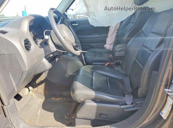 1C4NJRFB2HD152379 2017 JEEP PATRIOT Gray Vista interior delantera