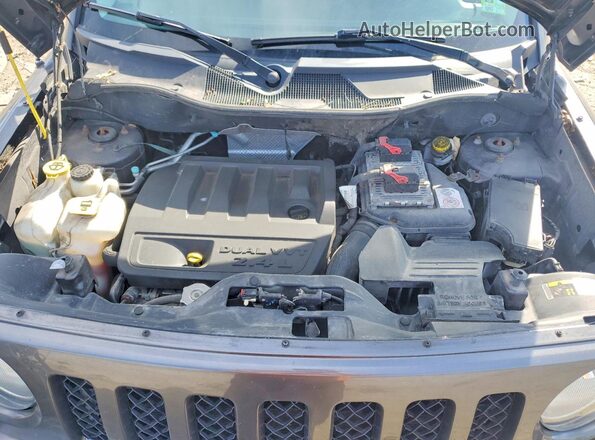 1C4NJRFB2HD152379 2017 JEEP PATRIOT Gray Vista del compartimento del motor