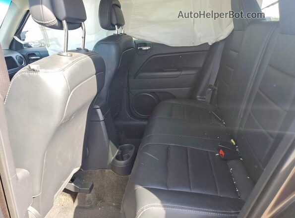 1C4NJRFB2HD152379 2017 JEEP PATRIOT Gray Vista interior trasera