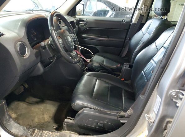 1C4NJRFB2HD155850 2017 JEEP PATRIOT Gray Вид салону спереду