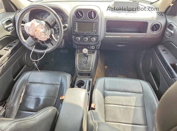 1C4NJRFB2HD206053 2017 JEEP PATRIOT Silver Вид панелі приладів