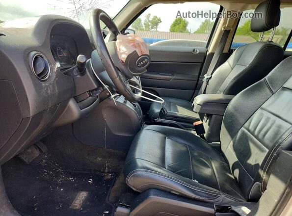 1C4NJRFB2HD206053 2017 JEEP PATRIOT Silver Вид салону спереду