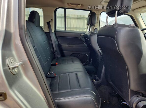 1C4NJRFB2HD206053 2017 JEEP PATRIOT Silver Вид задніх сидінь