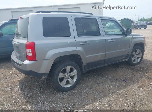 1C4NJRFB3HD141827 2017 JEEP PATRIOT Silver Trasero derecho