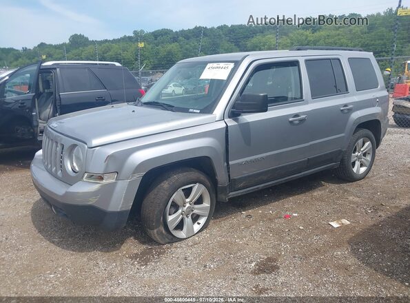 1C4NJRFB3HD141827 2017 JEEP PATRIOT Silver Vista tres cuartos delantera izquierda