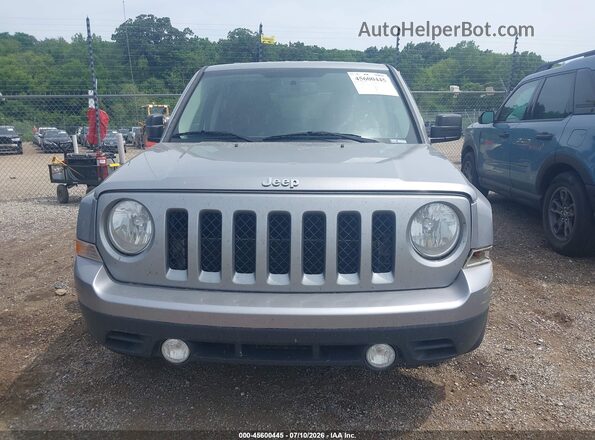 1C4NJRFB3HD141827 2017 JEEP PATRIOT Silver Vista del salpicadero