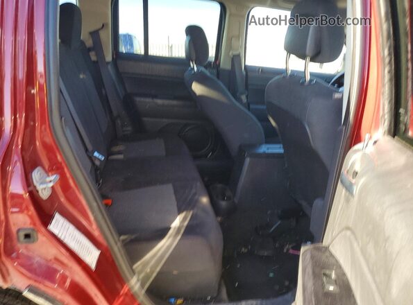 1C4NJRFB4GD685736 2016 JEEP PATRIOT Red Вид задніх сидінь