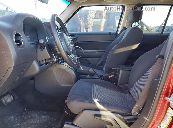 1C4NJRFB4GD685736 2016 JEEP PATRIOT Red Вид салону спереду