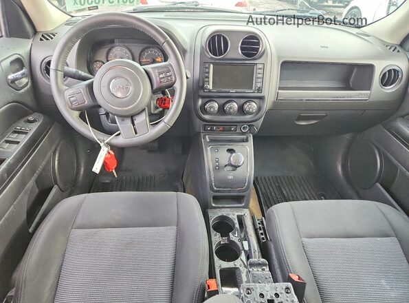 1C4NJRFB4GD725622 2016 JEEP PATRIOT Red Vista del salpicadero