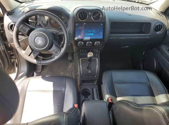 1C4NJRFB4HD133462 2017 JEEP PATRIOT Gray Dashboard view