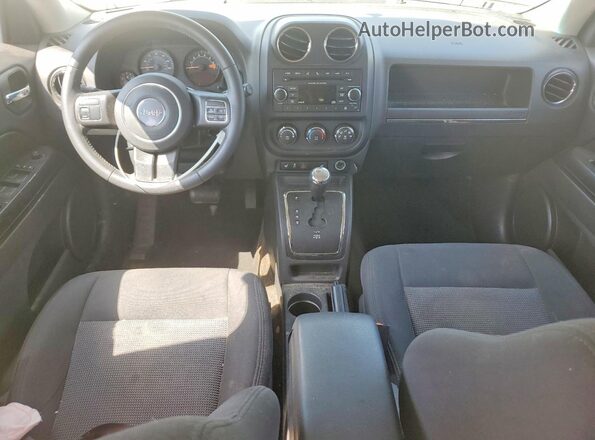 1C4NJRFB6GD596315 2016 JEEP PATRIOT Silver Вид панелі приладів