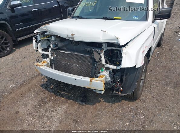 1C4NJRFB6GD768388 2016 JEEP PATRIOT White Widok z przodu