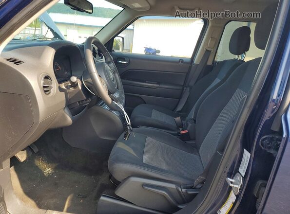 1C4NJRFB8GD581119 2016 JEEP PATRIOT Blue Вид салону спереду