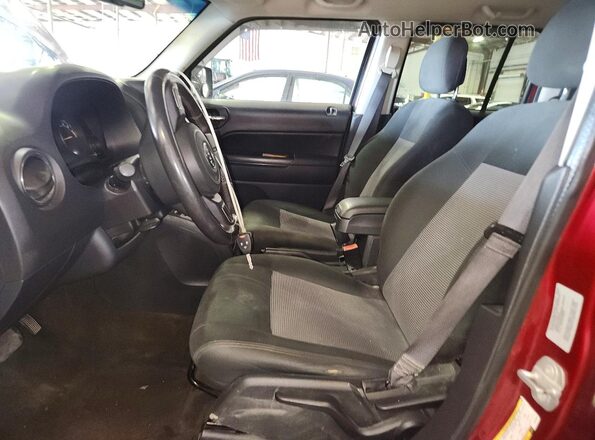 1C4NJRFB8GD706989 2016 JEEP PATRIOT Burgundy Front interior view