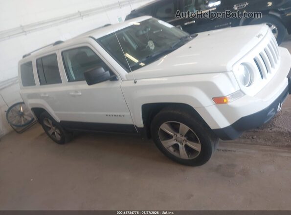 1C4NJRFB8HD109259 2017 JEEP PATRIOT White Widok wnętrza z tyłu
