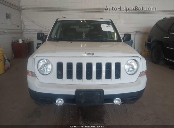 1C4NJRFB8HD109259 2017 JEEP PATRIOT White Widok zestawu wskaźników