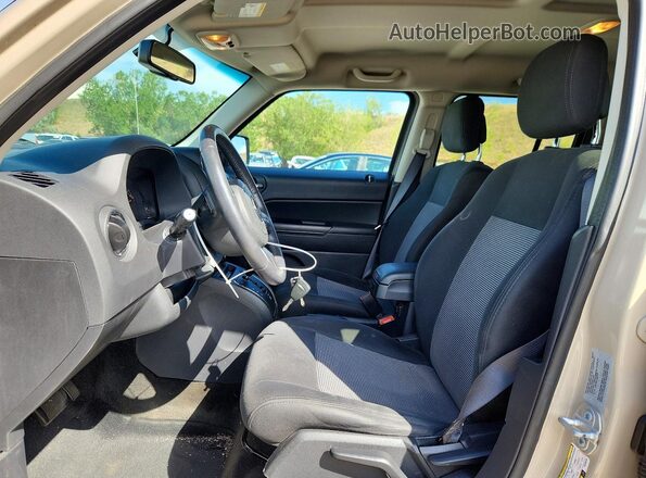 1C4NJRFB9HD206230 2017 JEEP PATRIOT Tan წინა სალონის ხედი
