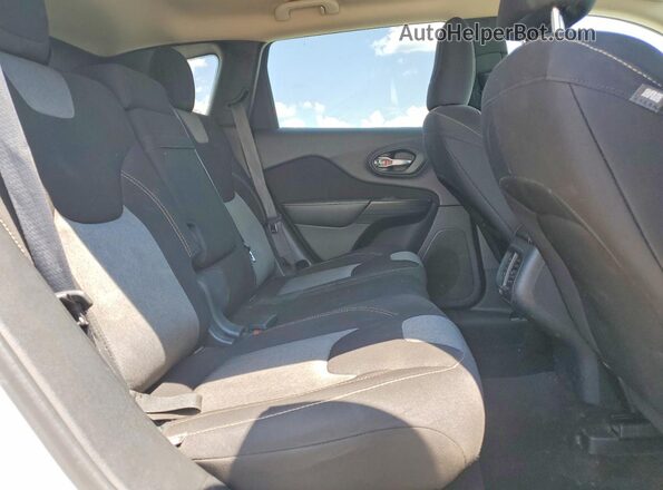 1C4PJLAB1GW171733 2016 JEEP CHEROKEE White უკანა სალონის ხედი