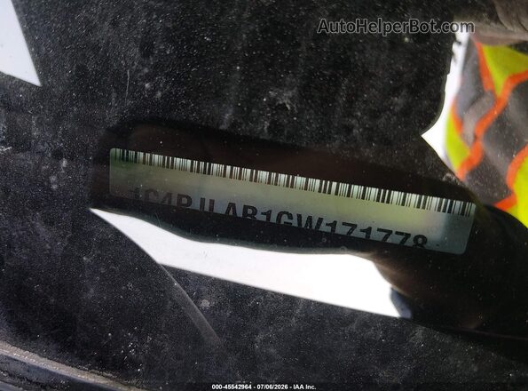1C4PJLAB1GW171778 2016 JEEP CHEROKEE Red Շարժիչի բաժամունքի տեսք