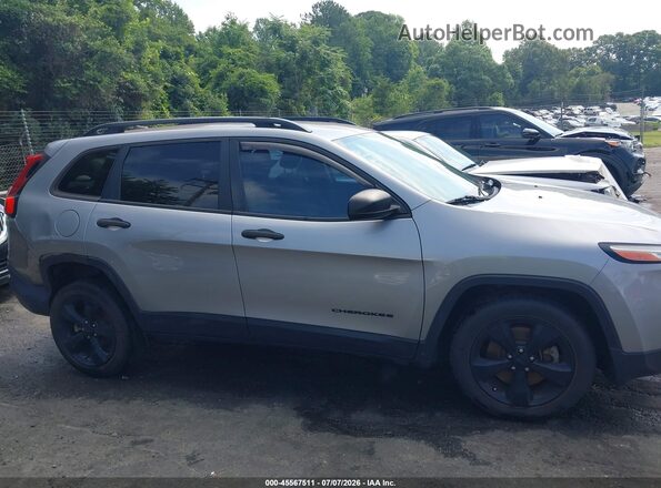 1C4PJLAB1GW303082 2016 JEEP CHEROKEE Silver Вид задньої частини салону