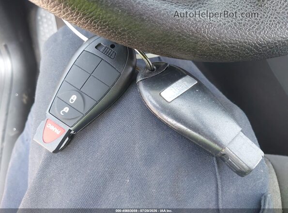 1C4PJLAB2GW179355 2016 JEEP CHEROKEE Черный Вид панели приборов