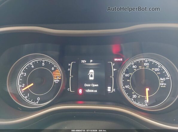 1C4PJLAB2GW189674 2016 JEEP CHEROKEE White Widok tylnych siedzeń
