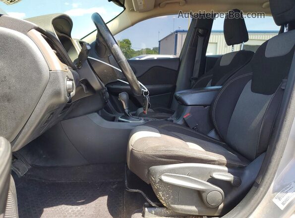 1C4PJLAB4GW319468 2016 JEEP CHEROKEE Silver Vista interior delantera