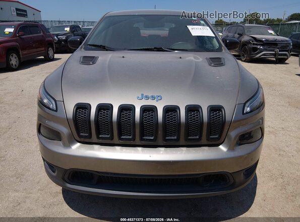 1C4PJLAB5HW559209 2017 JEEP CHEROKEE Бежевый Вид щитка приборов