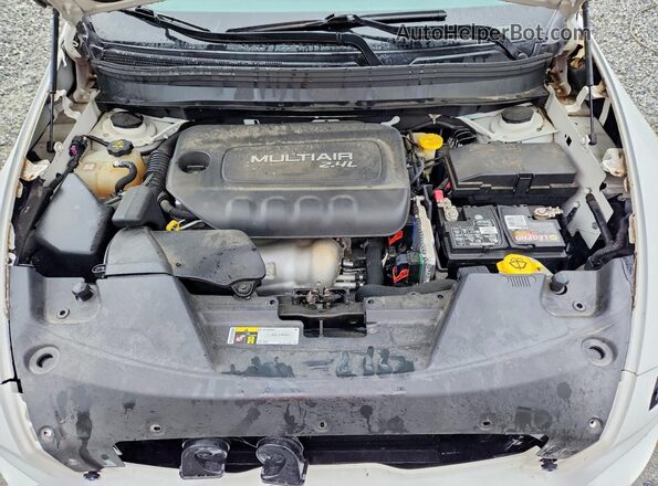 1C4PJLAB7GW362394 2016 JEEP CHEROKEE White Vista interior trasera