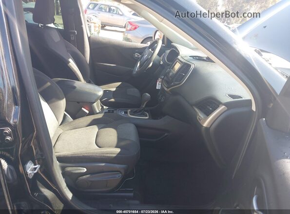 1C4PJLAB8HW508710 2017 JEEP CHEROKEE Black Widok wnętrza z przodu