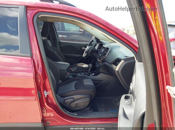 1C4PJLAB8HW559236 2017 JEEP CHEROKEE Red Front interior view
