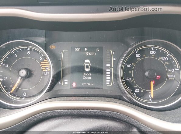 1C4PJLAB8HW626482 2017 JEEP CHEROKEE Red Вид задніх сидінь
