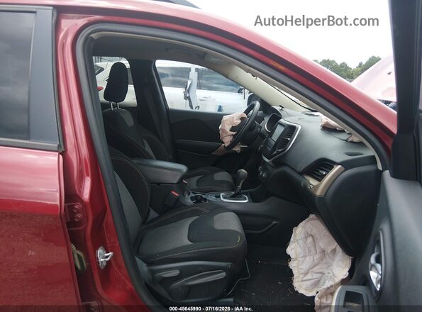 1C4PJLAB8HW626482 2017 JEEP CHEROKEE Red Вид салону спереду