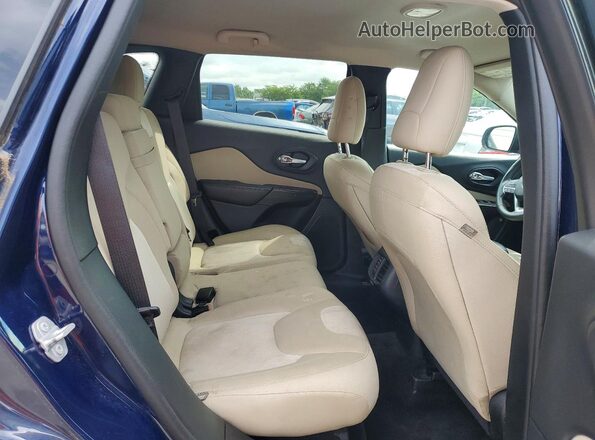 1C4PJLAB9GW336721 2016 JEEP CHEROKEE Blue Widok wnętrza z tyłu