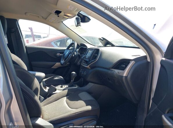 1C4PJLAB9HW591550 2017 JEEP CHEROKEE Gray Vista interior delantera