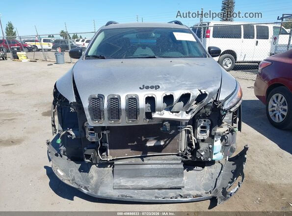 1C4PJLAB9HW591550 2017 JEEP CHEROKEE Gray Vista interior trasera