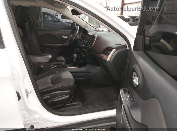 1C4PJLABXGW189969 2016 JEEP CHEROKEE White Vista interior delantera