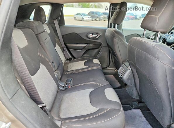 1C4PJLABXGW362616 2016 JEEP CHEROKEE Tan უკანა სალონის ხედი