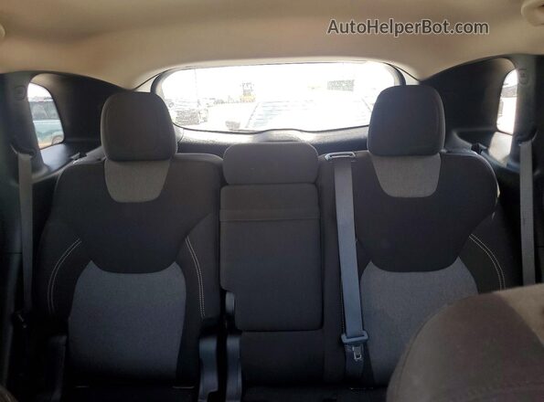 1C4PJLABXHW592495 2017 JEEP CHEROKEE White Vista de los asientos traseros