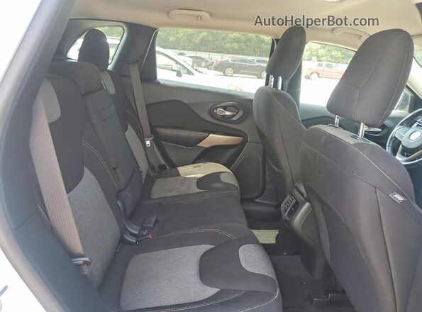 1C4PJLABXHW592495 2017 JEEP CHEROKEE White Vista interior trasera