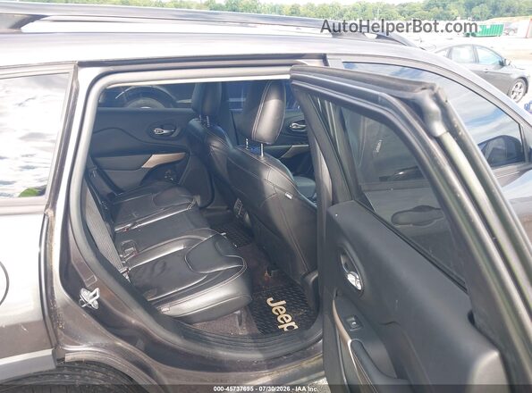 1C4PJLAS2HW585539 2017 JEEP CHEROKEE Gray Vista de la etiqueta del VIN