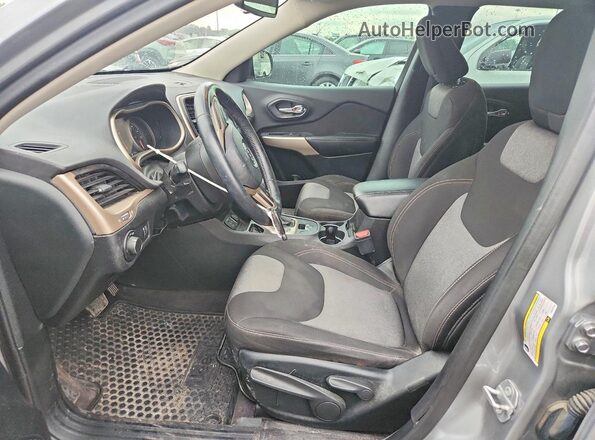 1C4PJLAS4HW619190 2017 JEEP CHEROKEE Серый Вид салона спереди