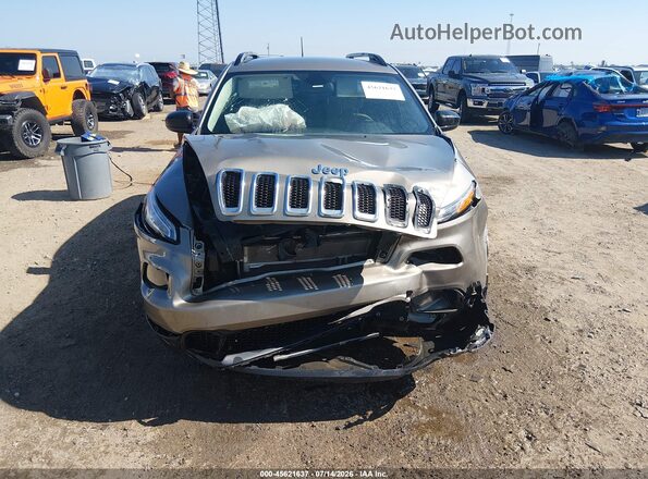 1C4PJLAS9HW653402 2017 JEEP CHEROKEE Beige Սալոնի հետևի տեսք