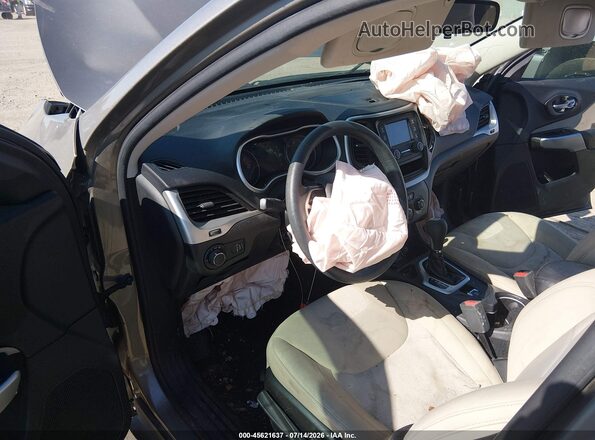 1C4PJLAS9HW653402 2017 JEEP CHEROKEE Beige 