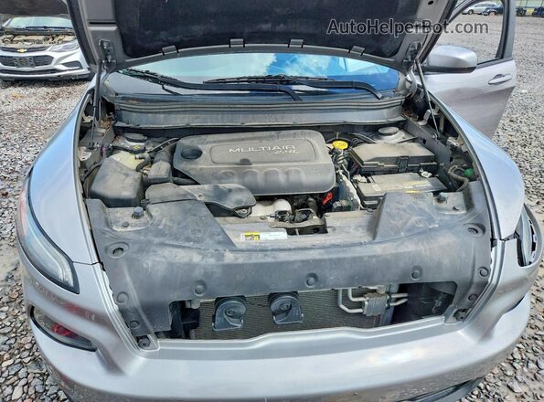 1C4PJLCB0JD544535 2018 JEEP CHEROKEE Gray Սալոնի հետևի տեսք
